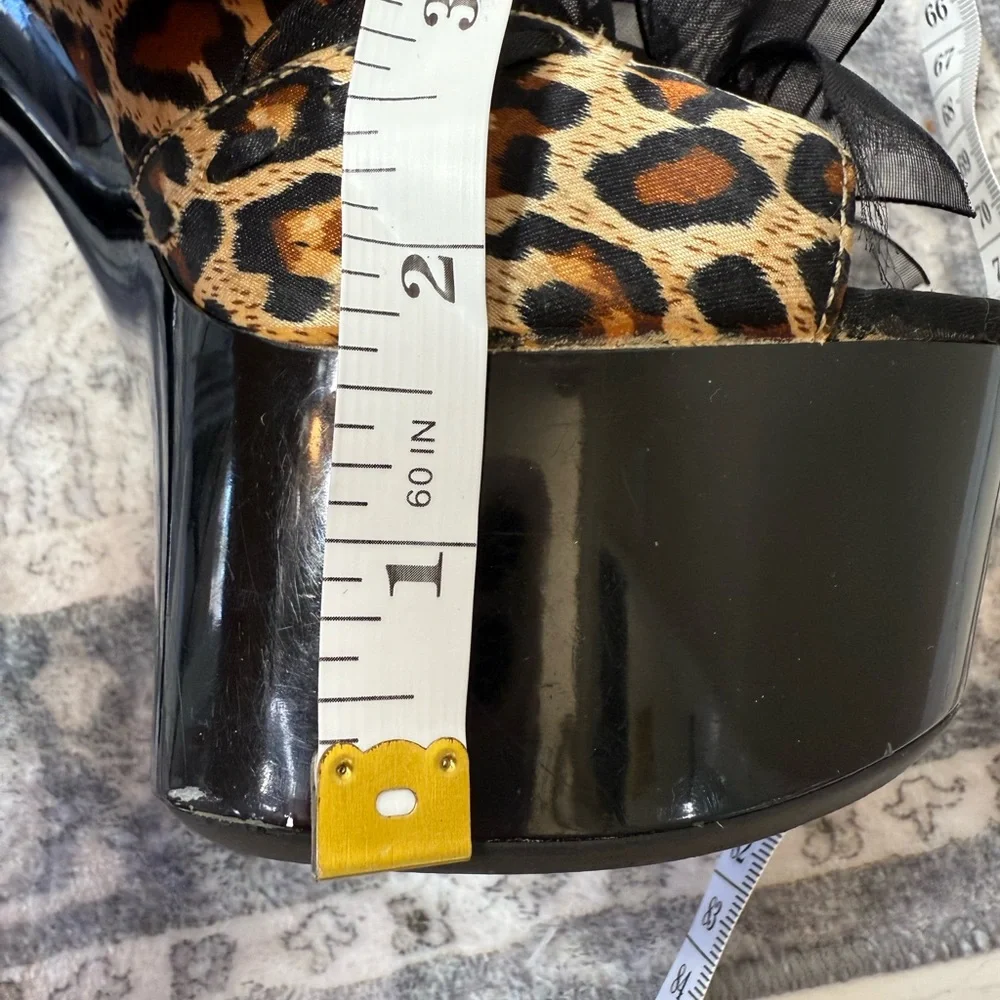 Elegant Leopard Print Stiletto Heels 👠 Foxy Lady Leopard 🐆 - Picture 9 of 9